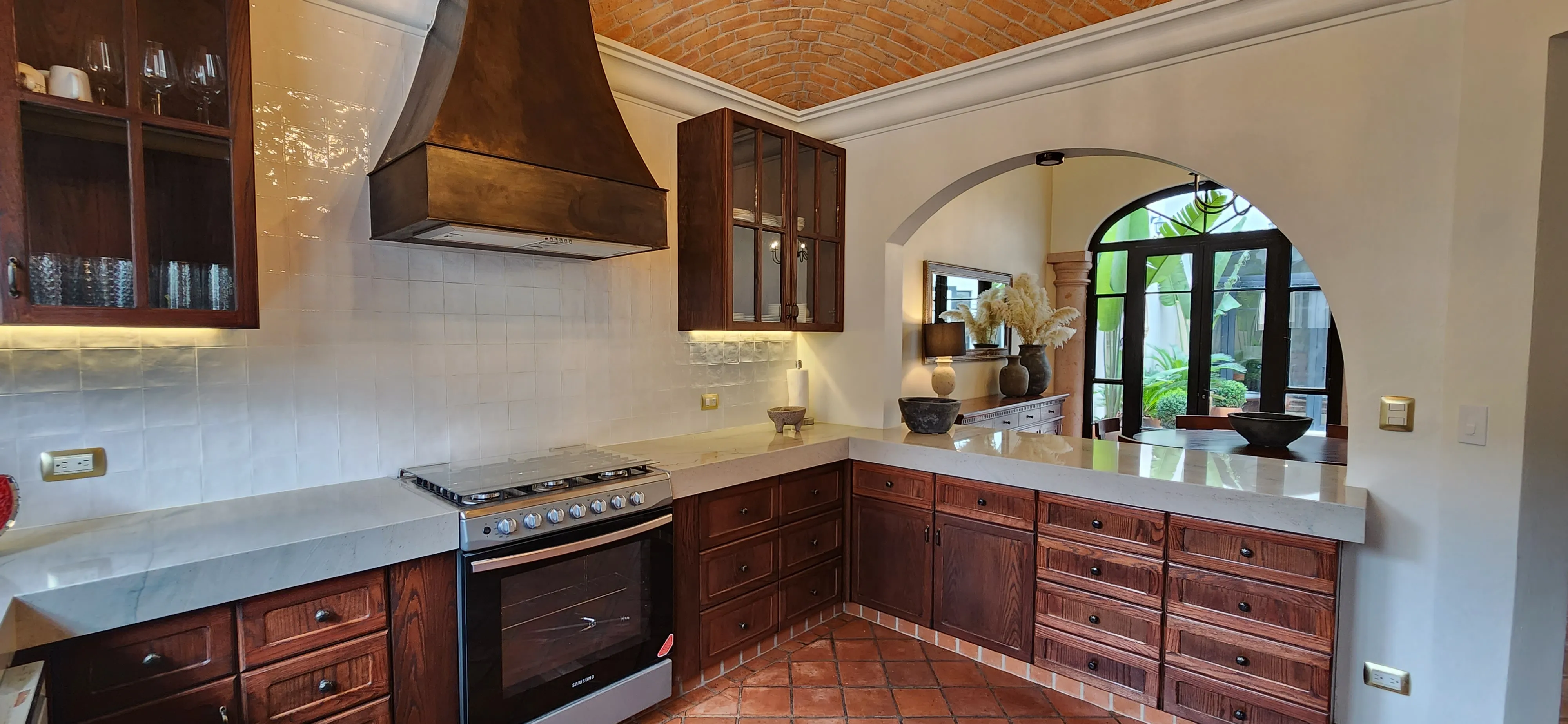 Cocina de madera de encino natural